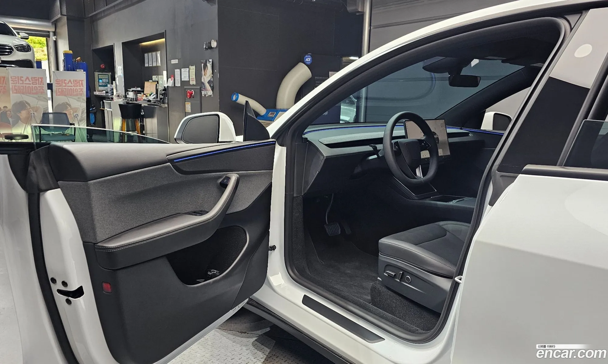 Tesla Model Y 2026 — 6