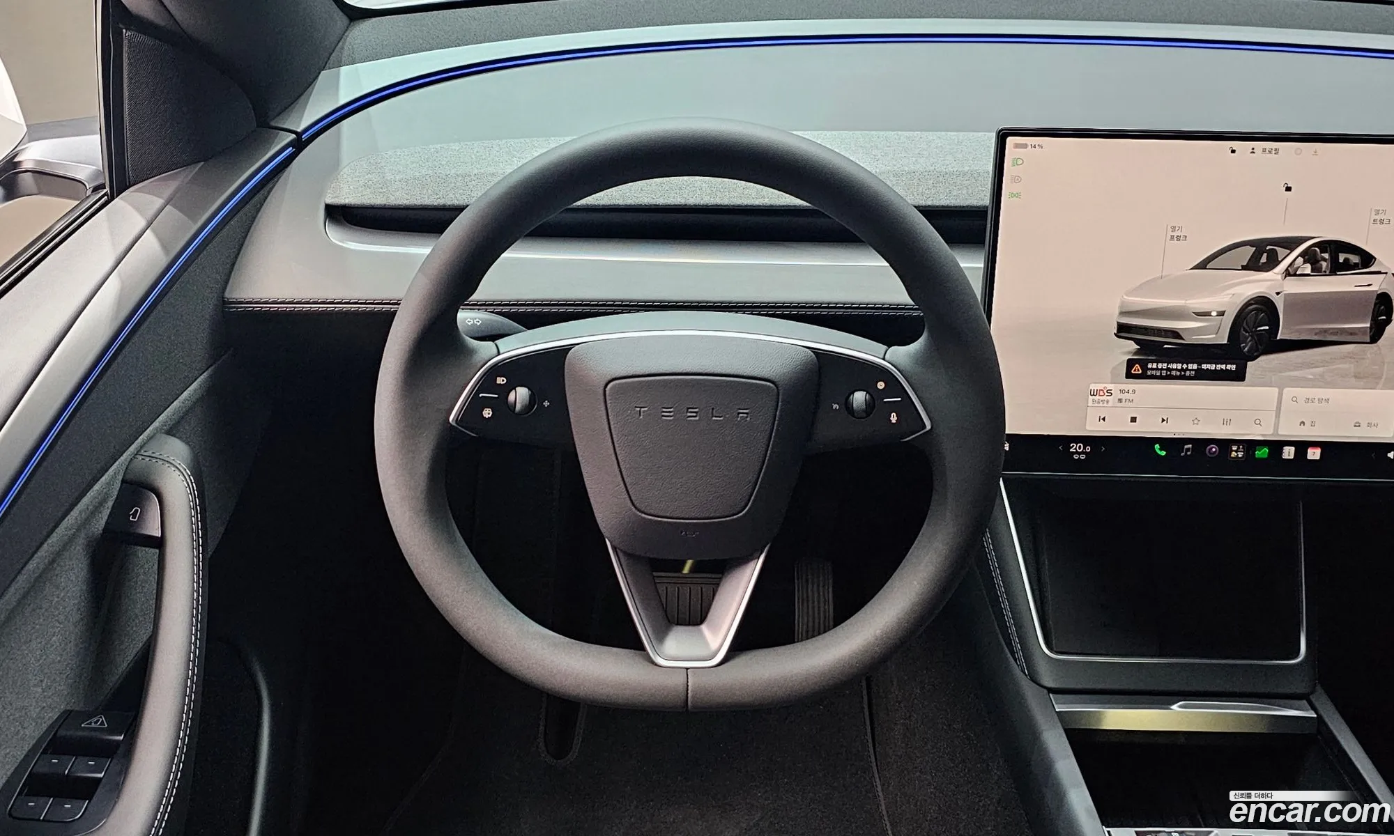 Tesla Model Y 2026 — 36