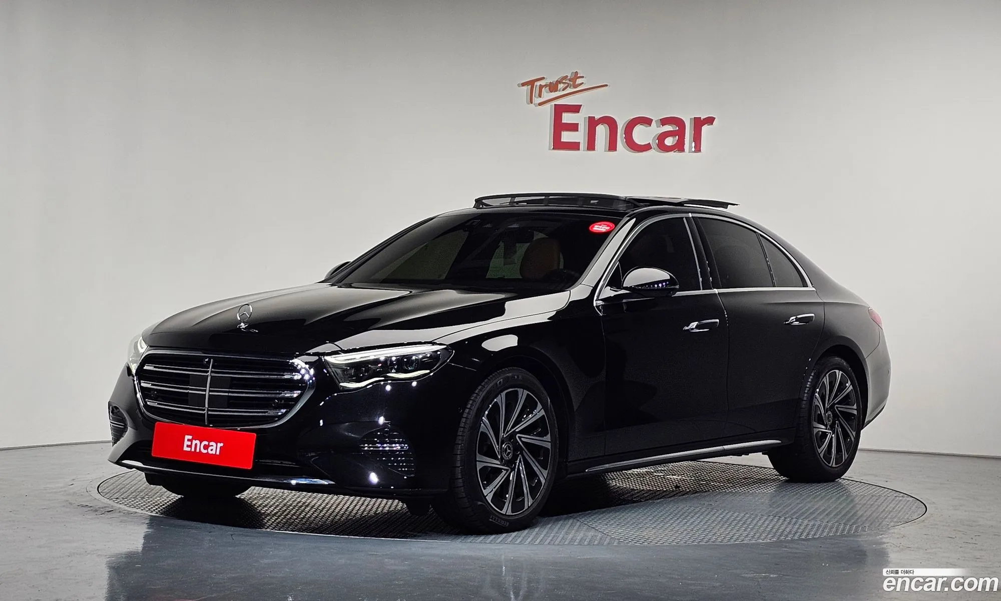 Mercedes-Benz E-Class W214 2024 — 31
