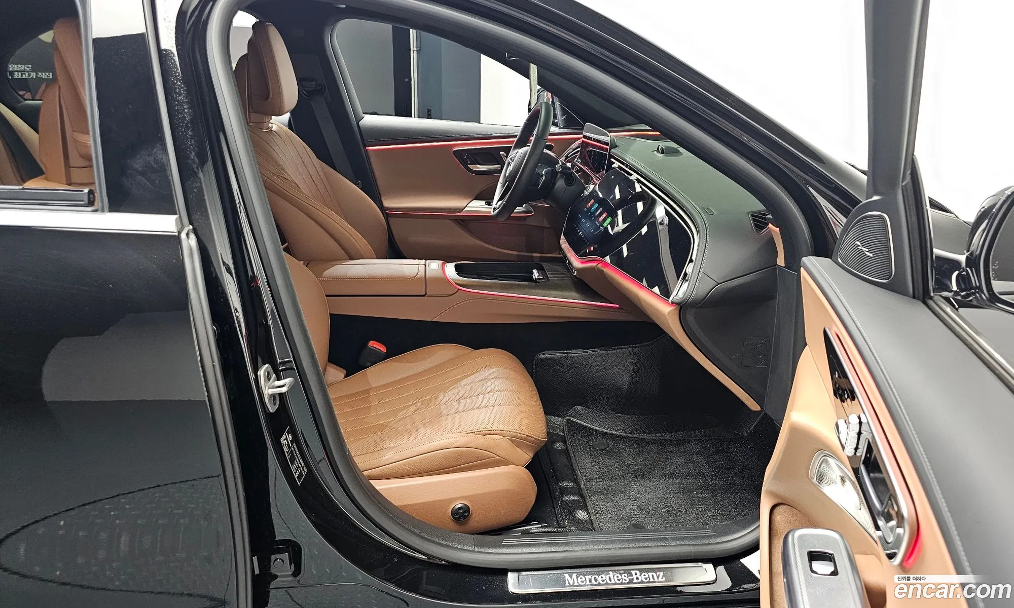 Mercedes-Benz E-Class W214 2024 — 28