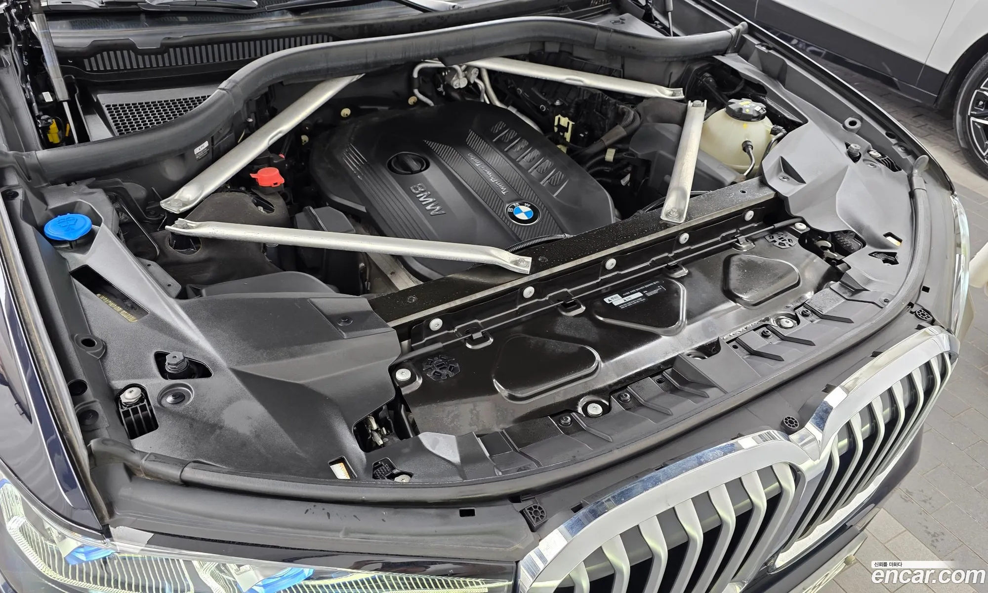 BMW X7 2020 — 16