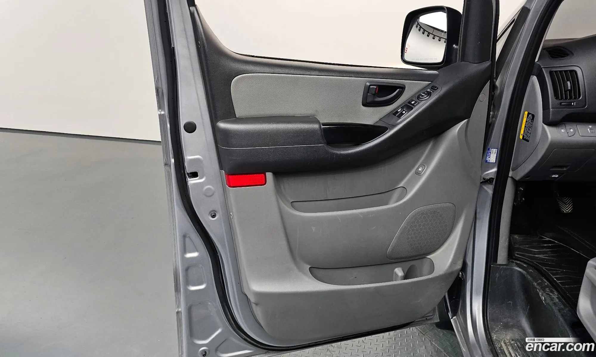 Hyundai Grand Starex 2018 — 17