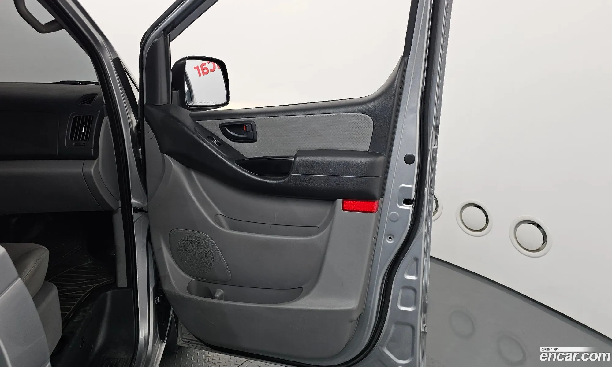 Hyundai Grand Starex 2018 — 23
