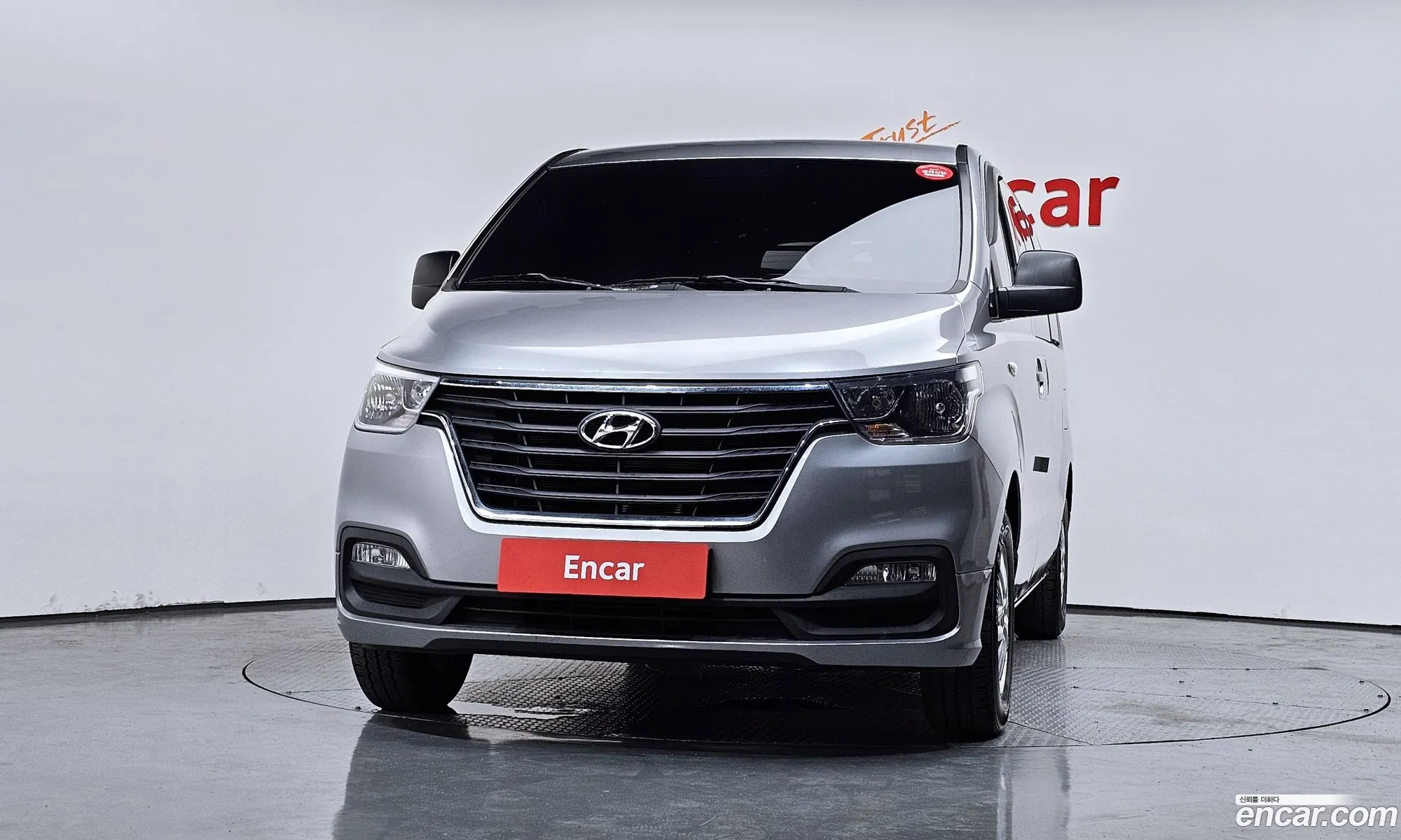 Hyundai Grand Starex 2018 — 21