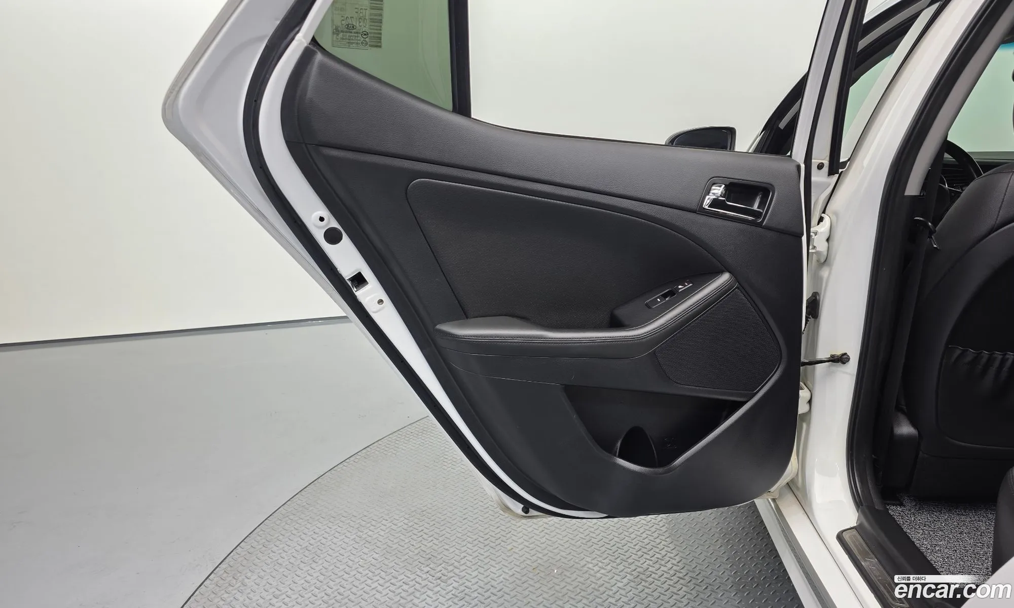 Kia K5 Hybrid 2012 — 18
