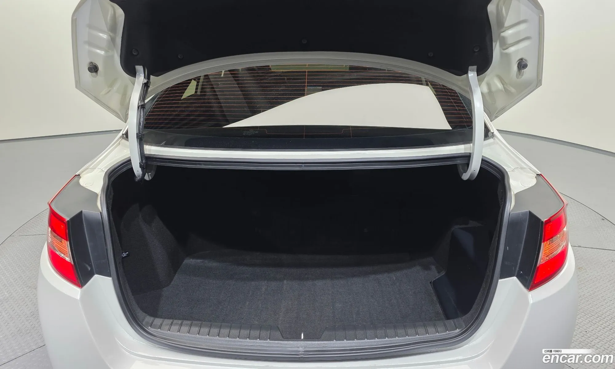 Kia K5 Hybrid 2012 — 2
