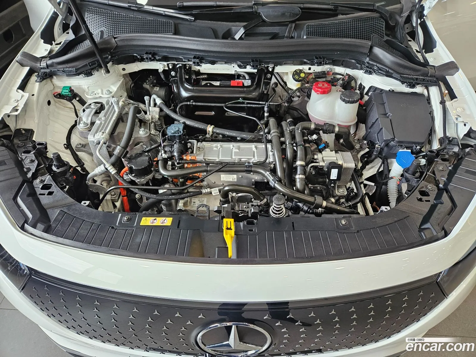 Mercedes-Benz EQA H243 2024 — 15