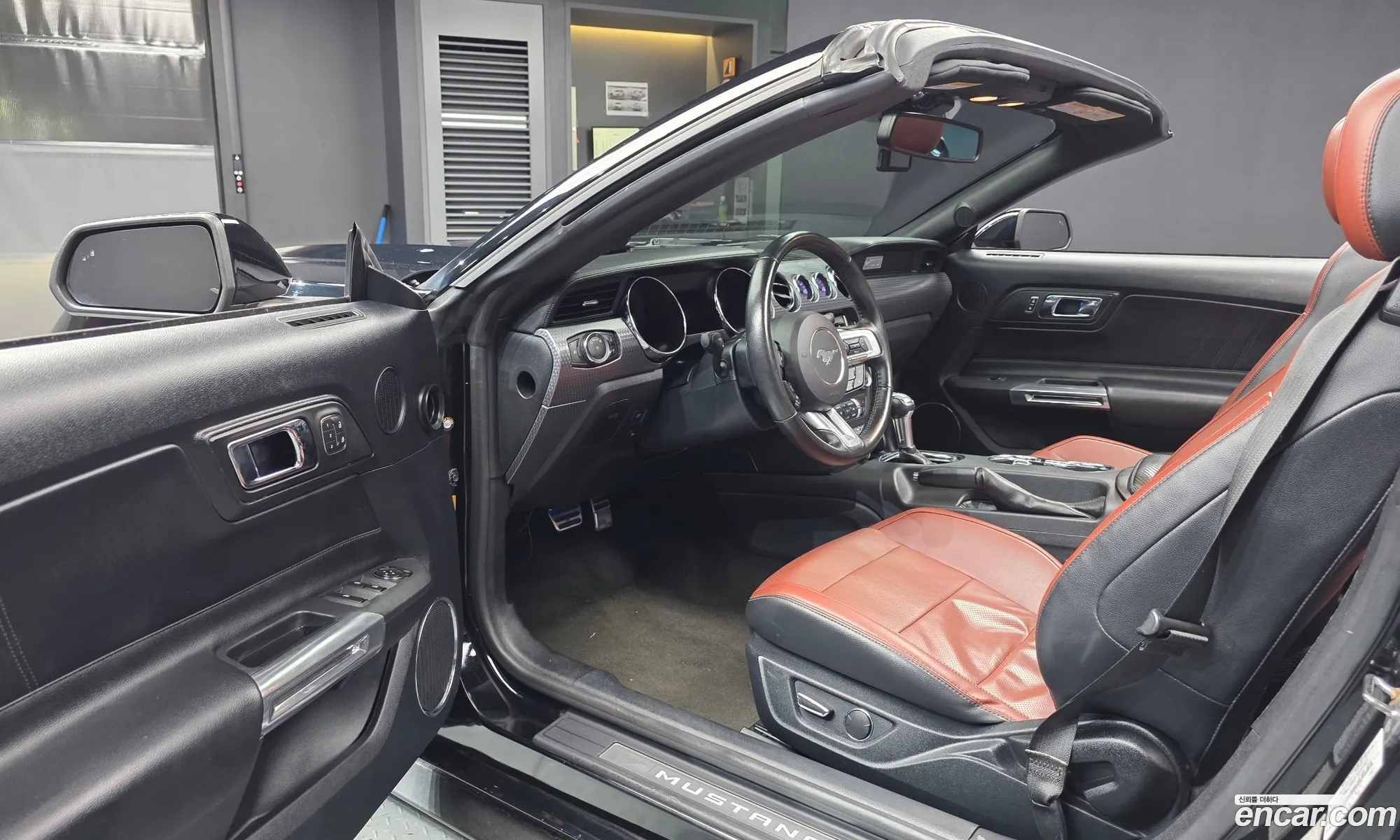 Ford Mustang 2016 1FATP8UH4G5240226 — 2