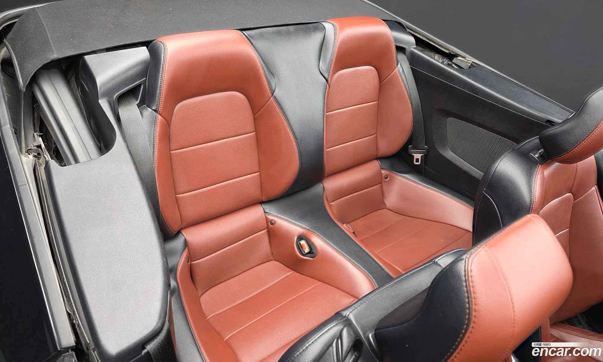 Ford Mustang 2016 1FATP8UH4G5240226 — 3
