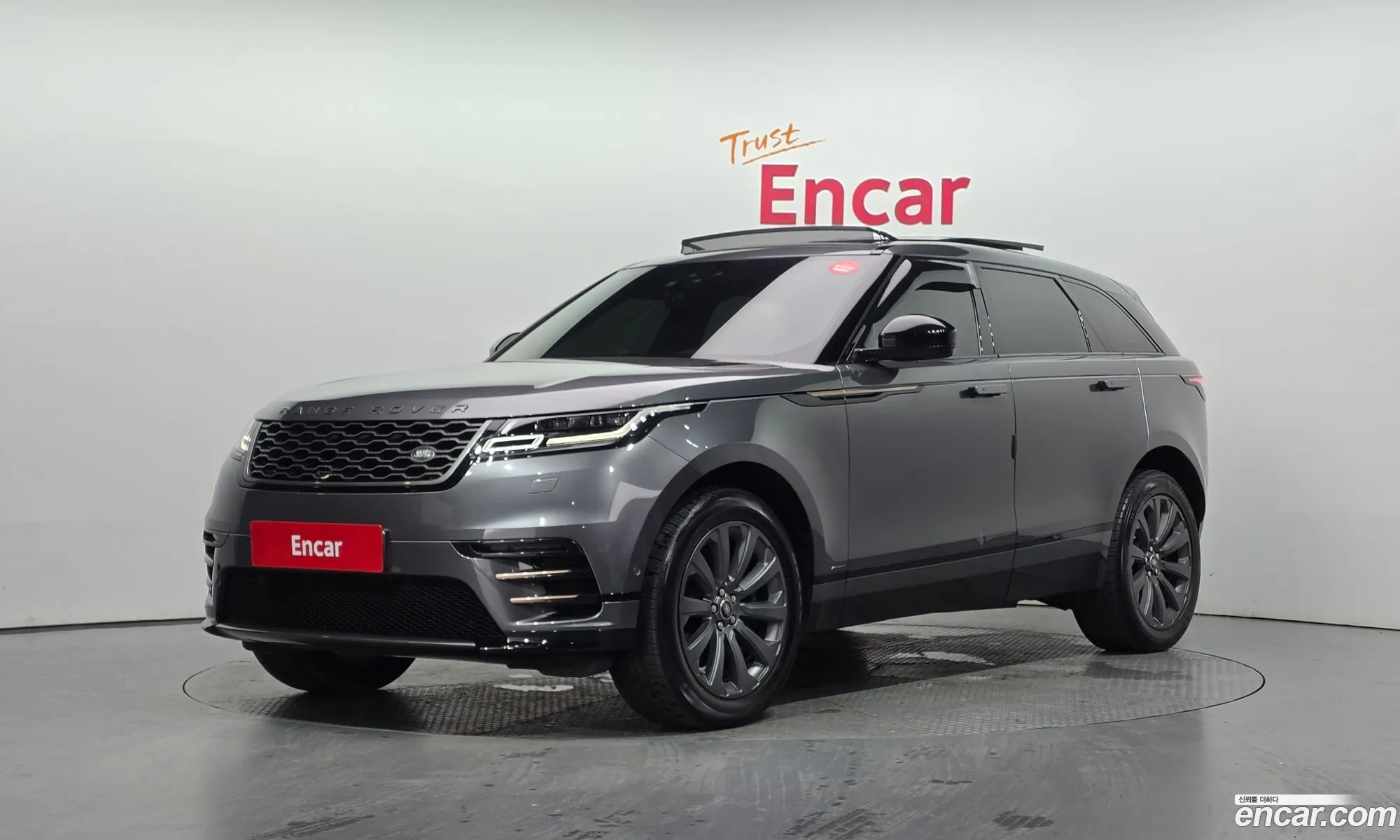 Land Rover Range Rover Velar 2018 — 3