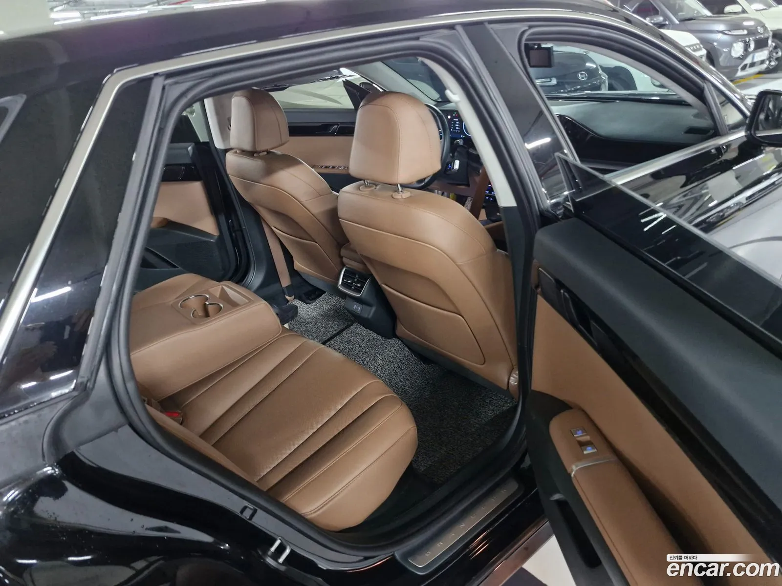 Hyundai Grandeur Hybrid 2024 — 18