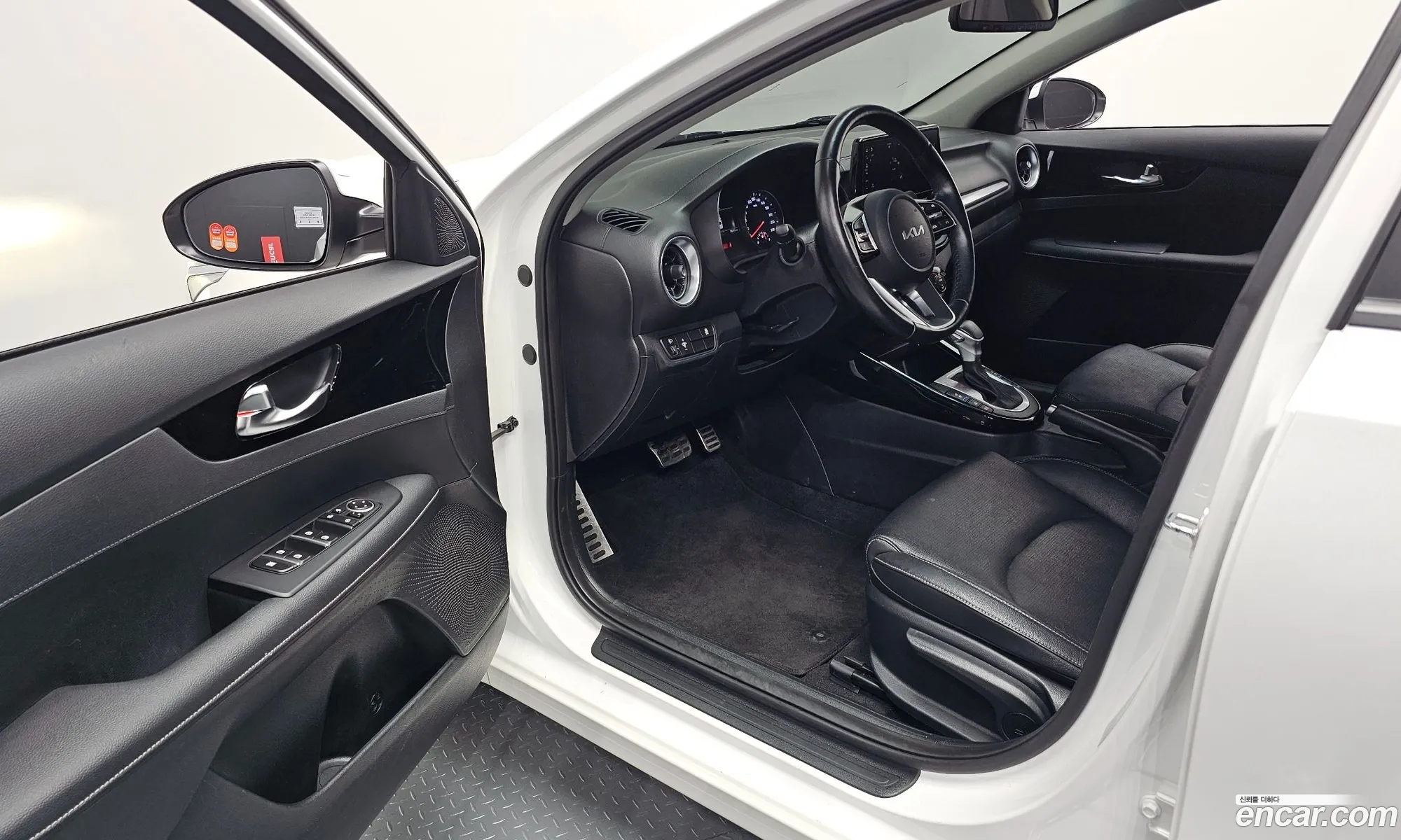 Kia K3 2023 — 15
