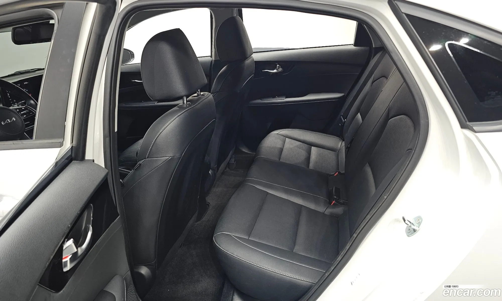 Kia K3 2023 — 6