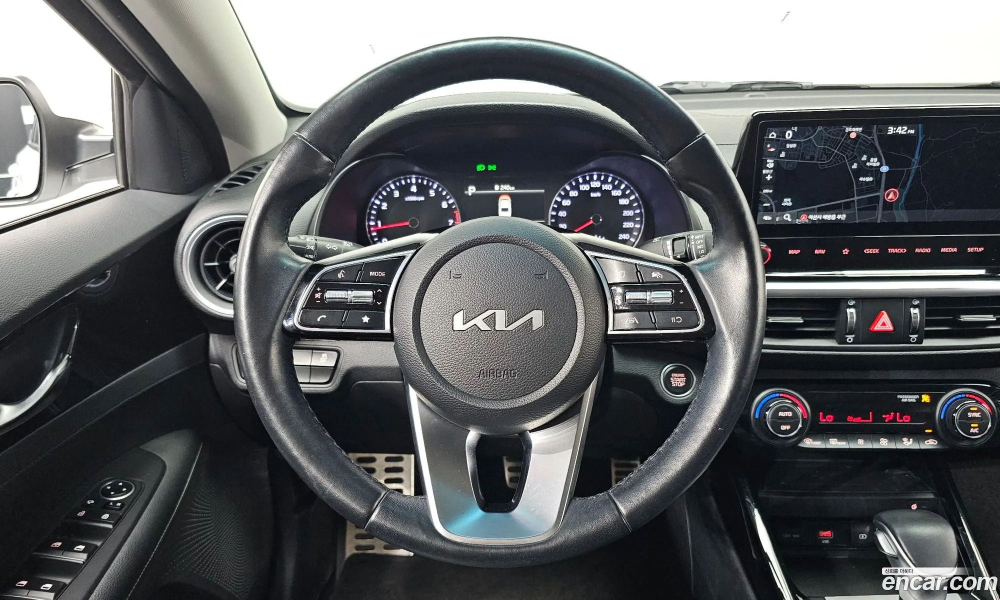 Kia K3 2023 — 17