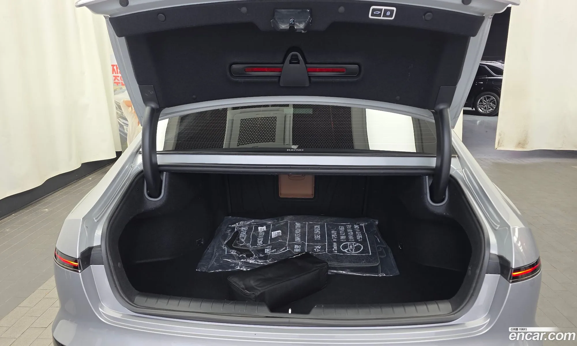 Hyundai Grandeur Hybrid 2023 — 9