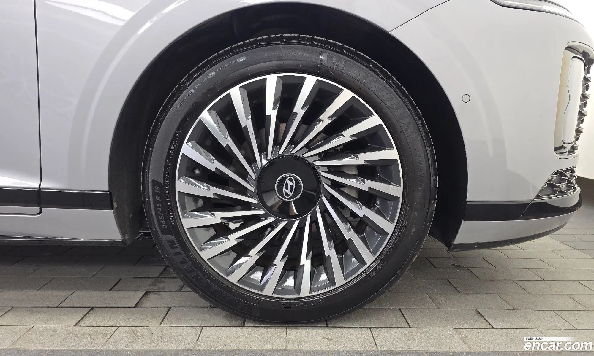 Hyundai Grandeur Hybrid 2023 — 4