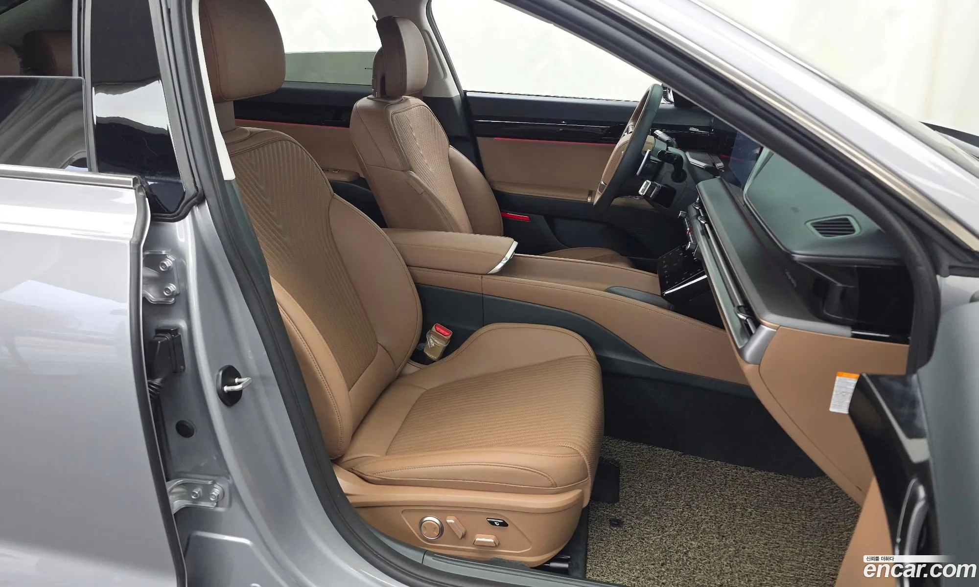 Hyundai Grandeur Hybrid 2023 — 24
