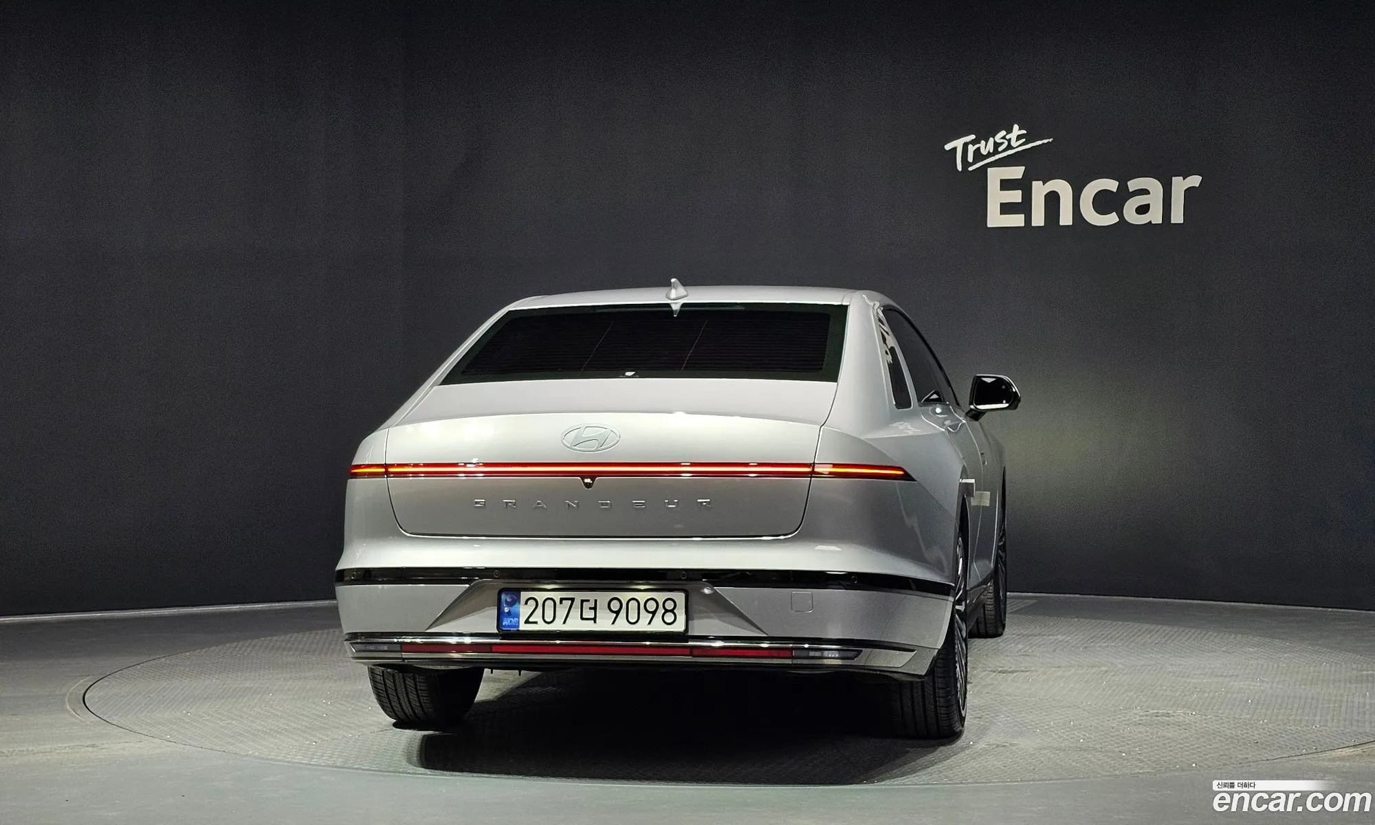 Hyundai Grandeur Hybrid 2023 — 11