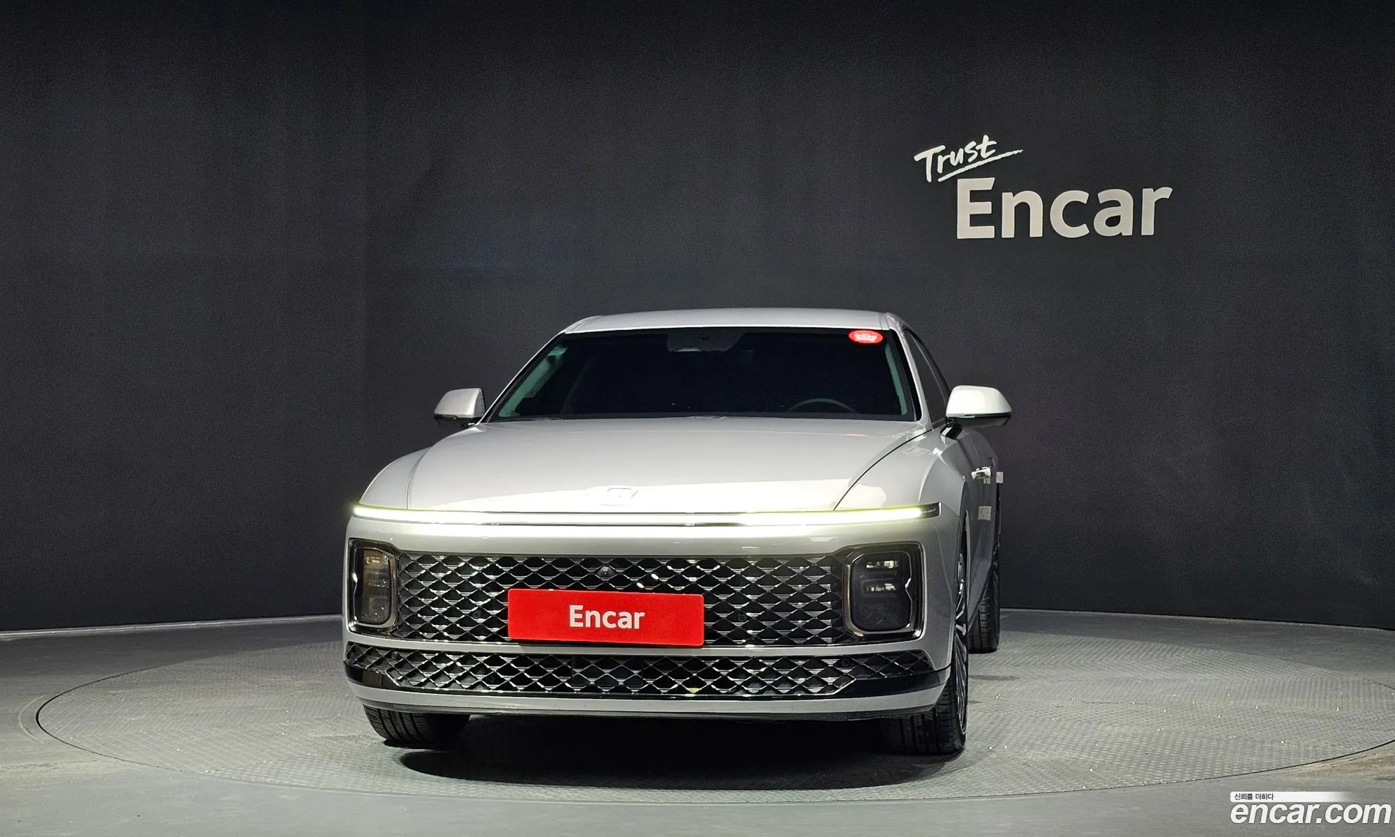 Hyundai Grandeur Hybrid 2023 — 33