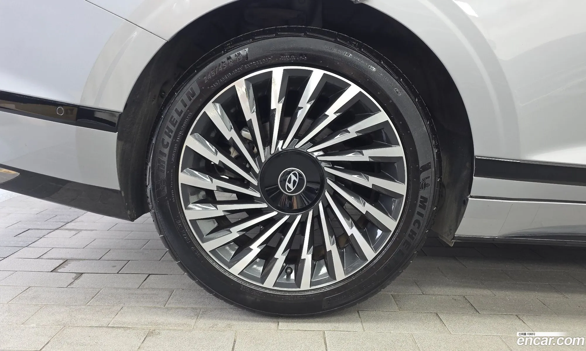 Hyundai Grandeur Hybrid 2023 — 14