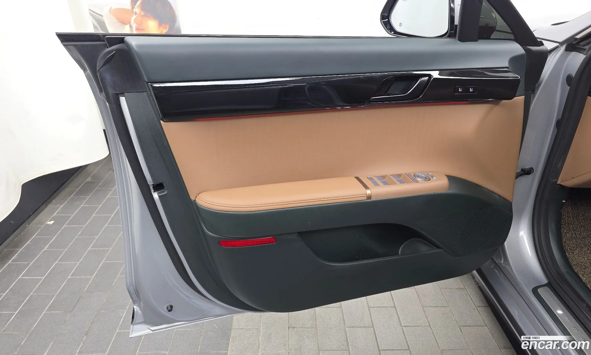 Hyundai Grandeur Hybrid 2023 — 31