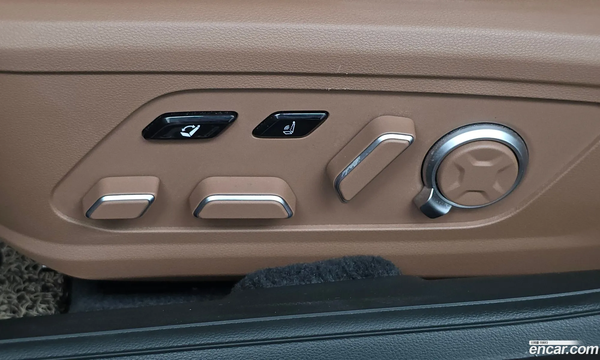 Hyundai Grandeur Hybrid 2023 — 36