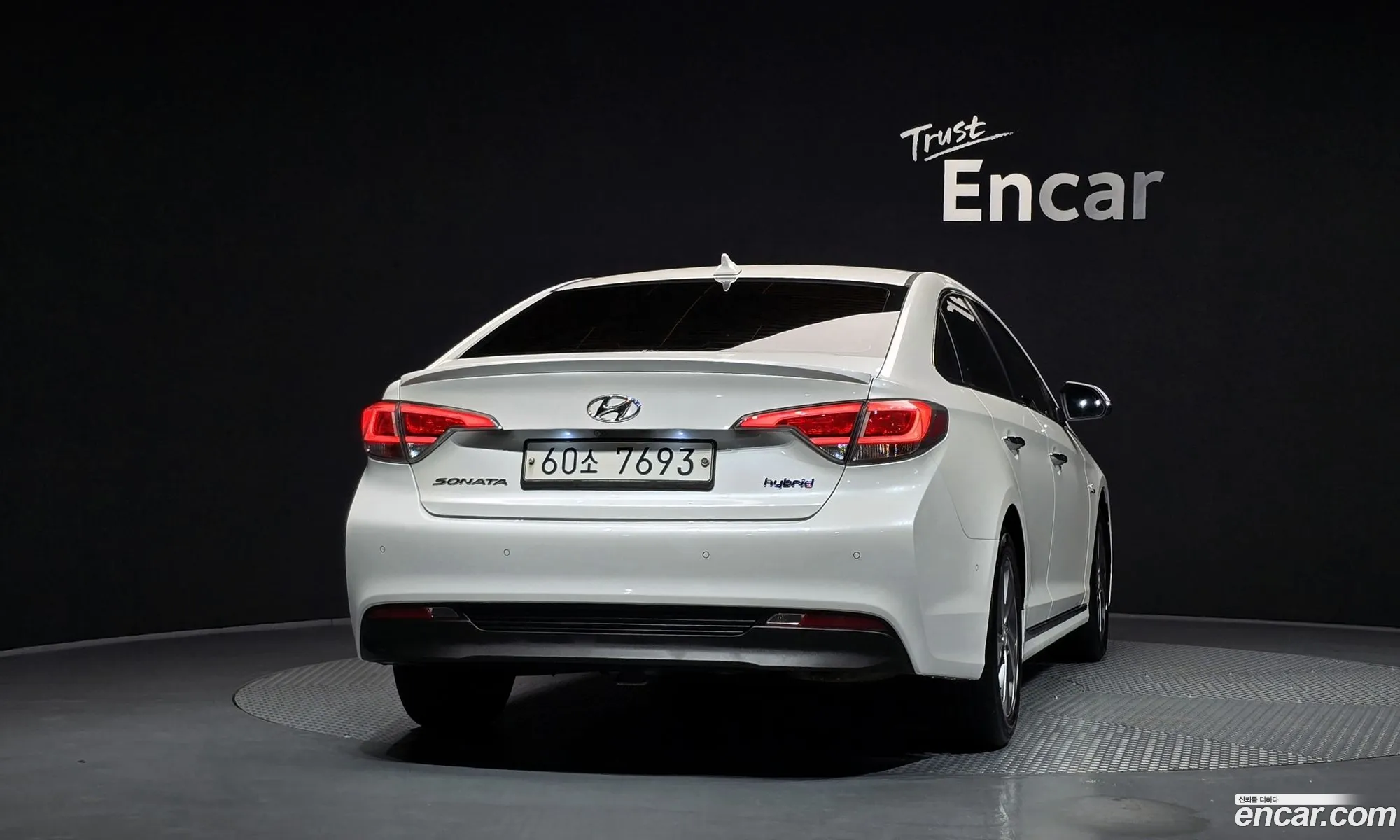 Hyundai LF Sonata Hybrid 2017 — 33