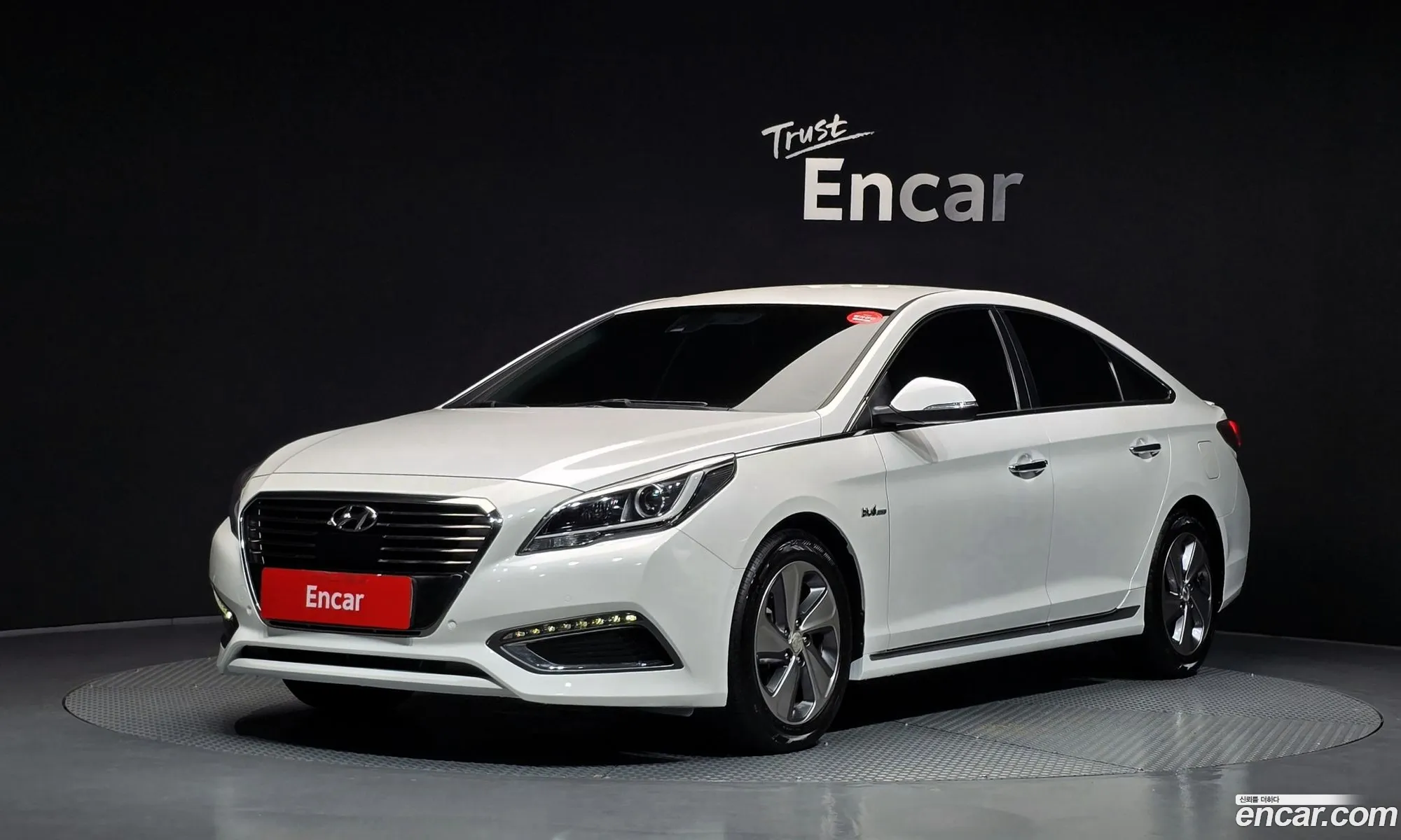 Hyundai LF Sonata Hybrid 2017 — 23