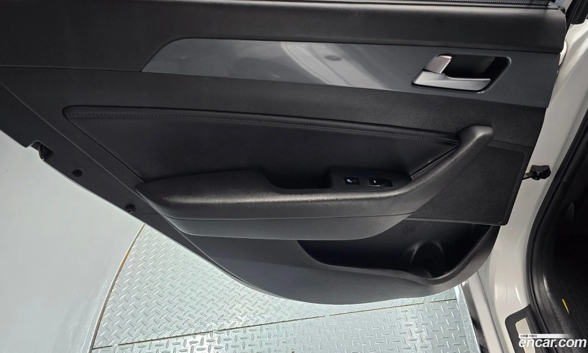 Hyundai LF Sonata Hybrid 2017 — 18