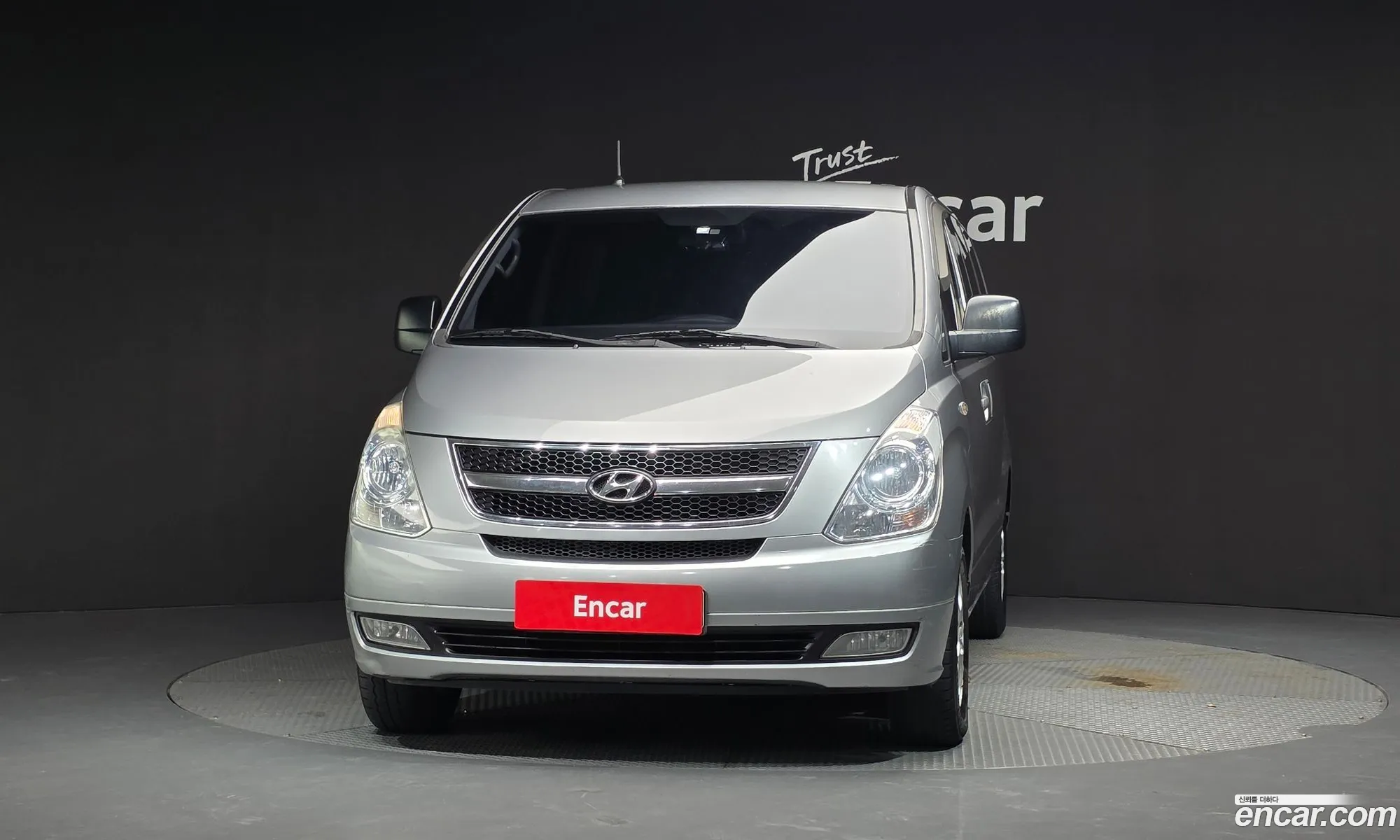 Hyundai Grand Starex 2011 — 12