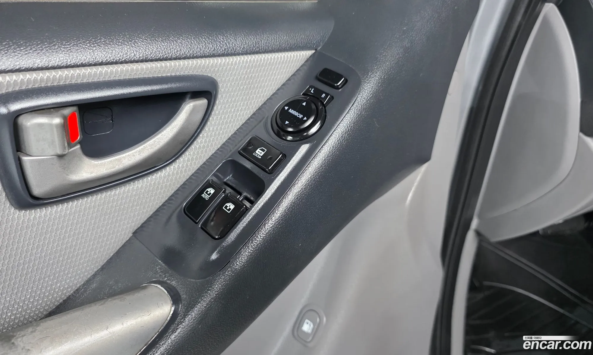 Hyundai Grand Starex 2011 — 2