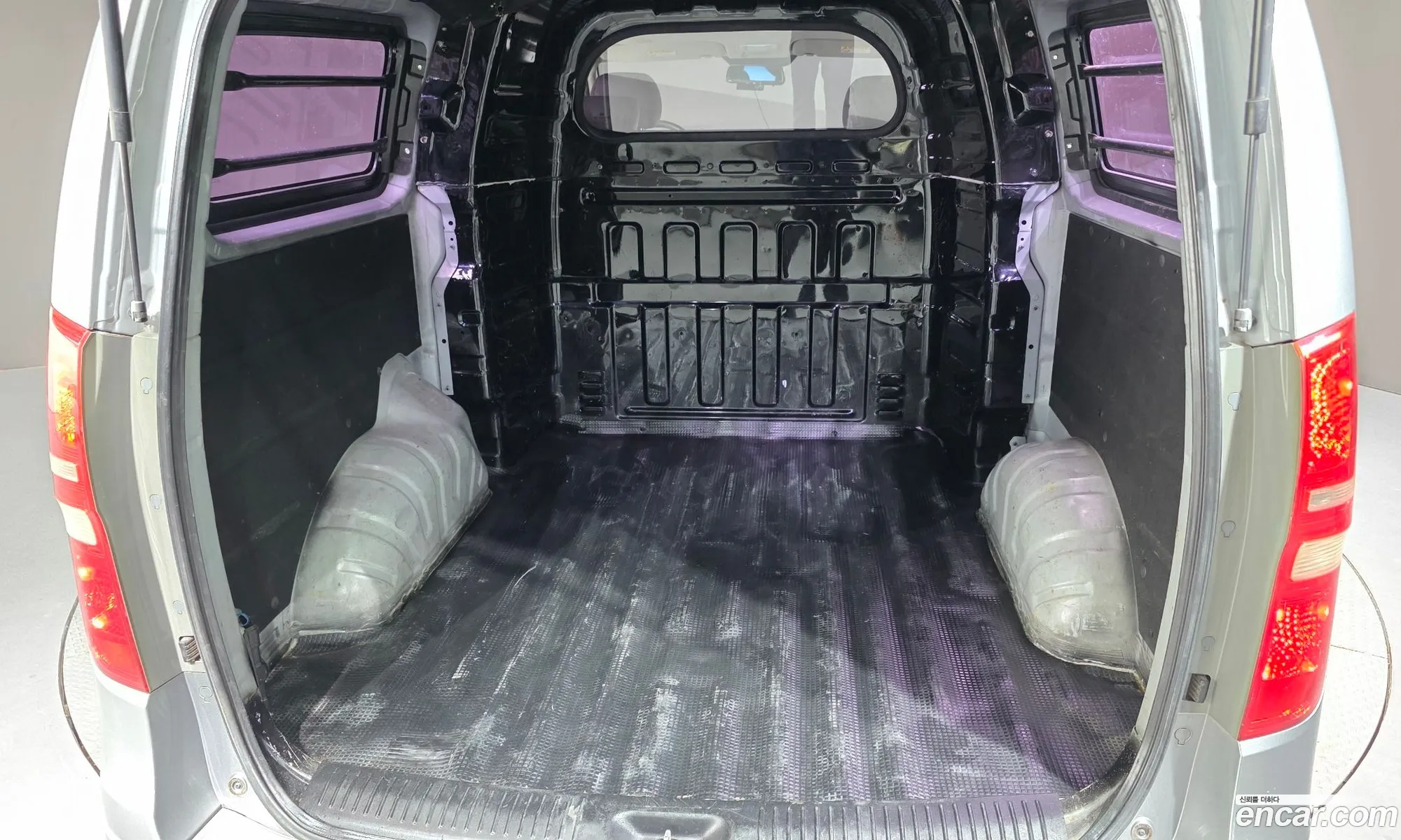 Hyundai Grand Starex 2011 — 14