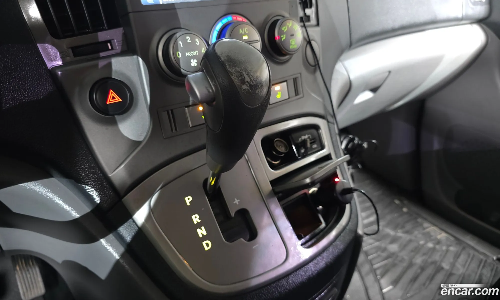 Hyundai Grand Starex 2011 — 18