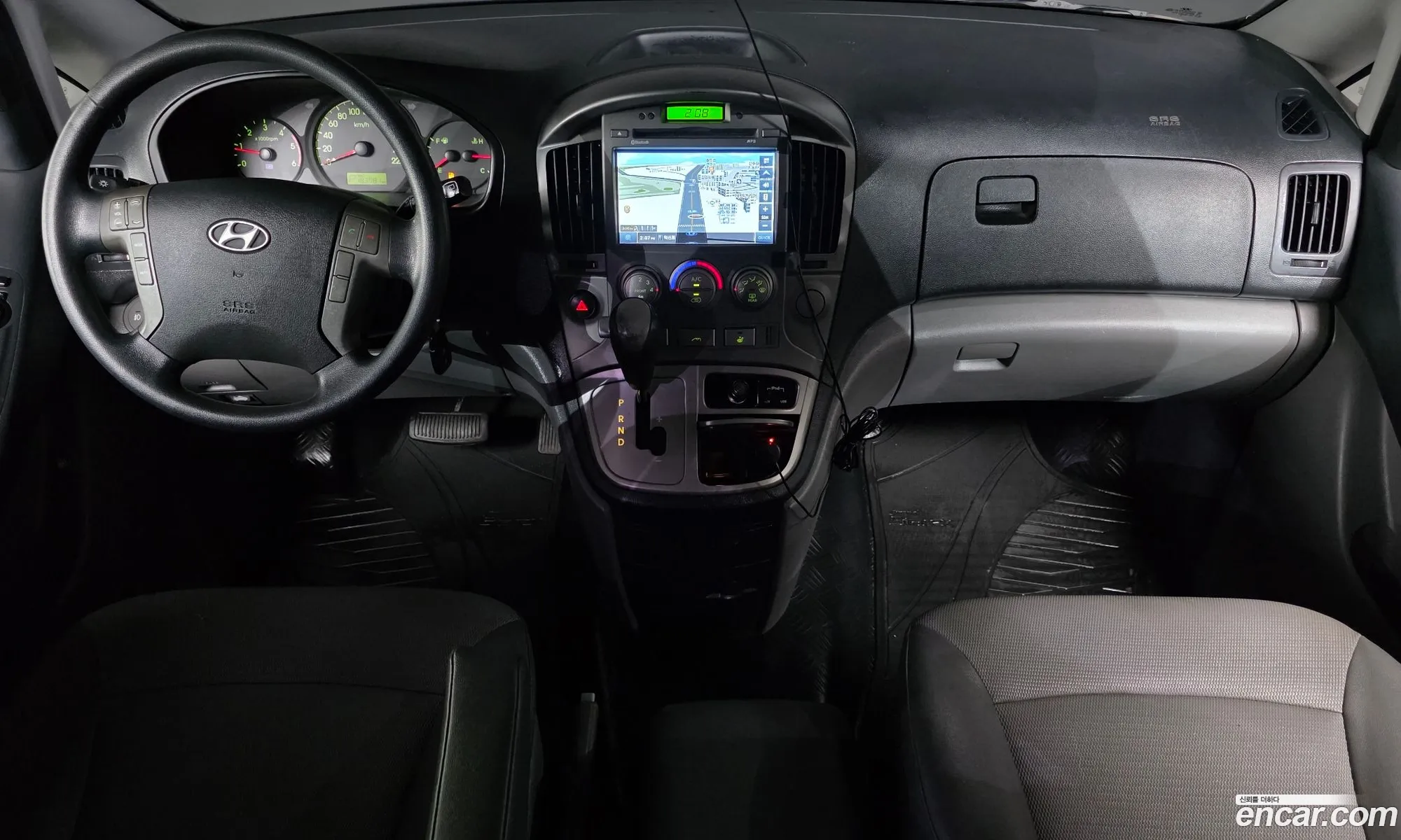 Hyundai Grand Starex 2011 — 19