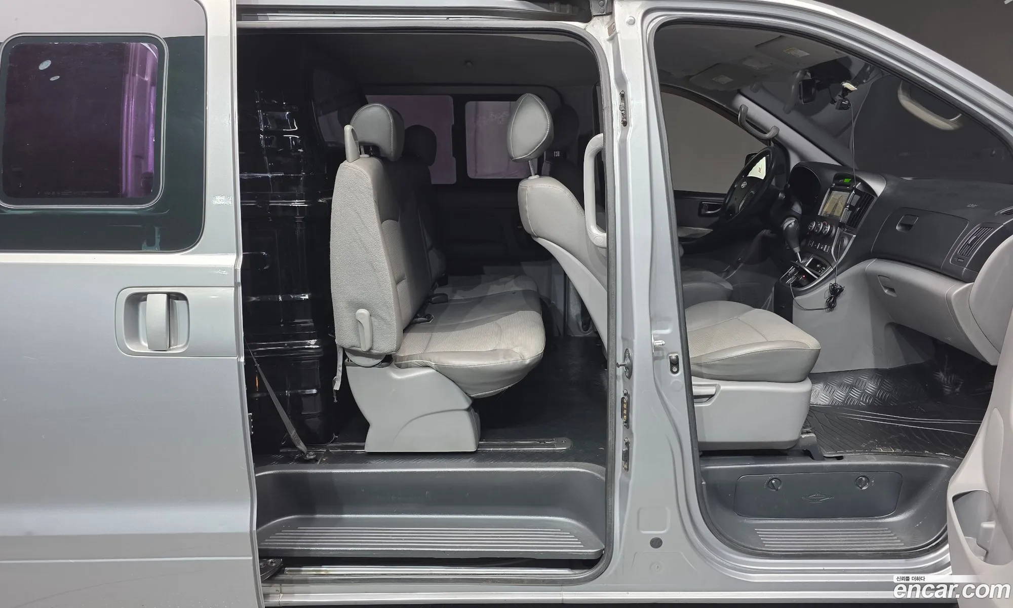 Hyundai Grand Starex 2011 — 15