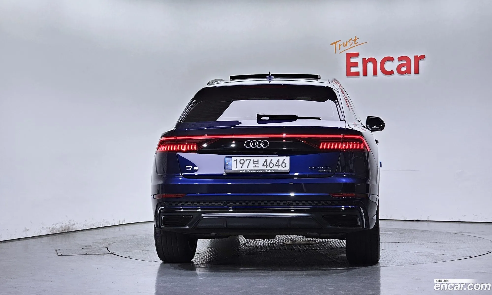 Audi Q8 2022 WAUZZZF18ND027753 — 8