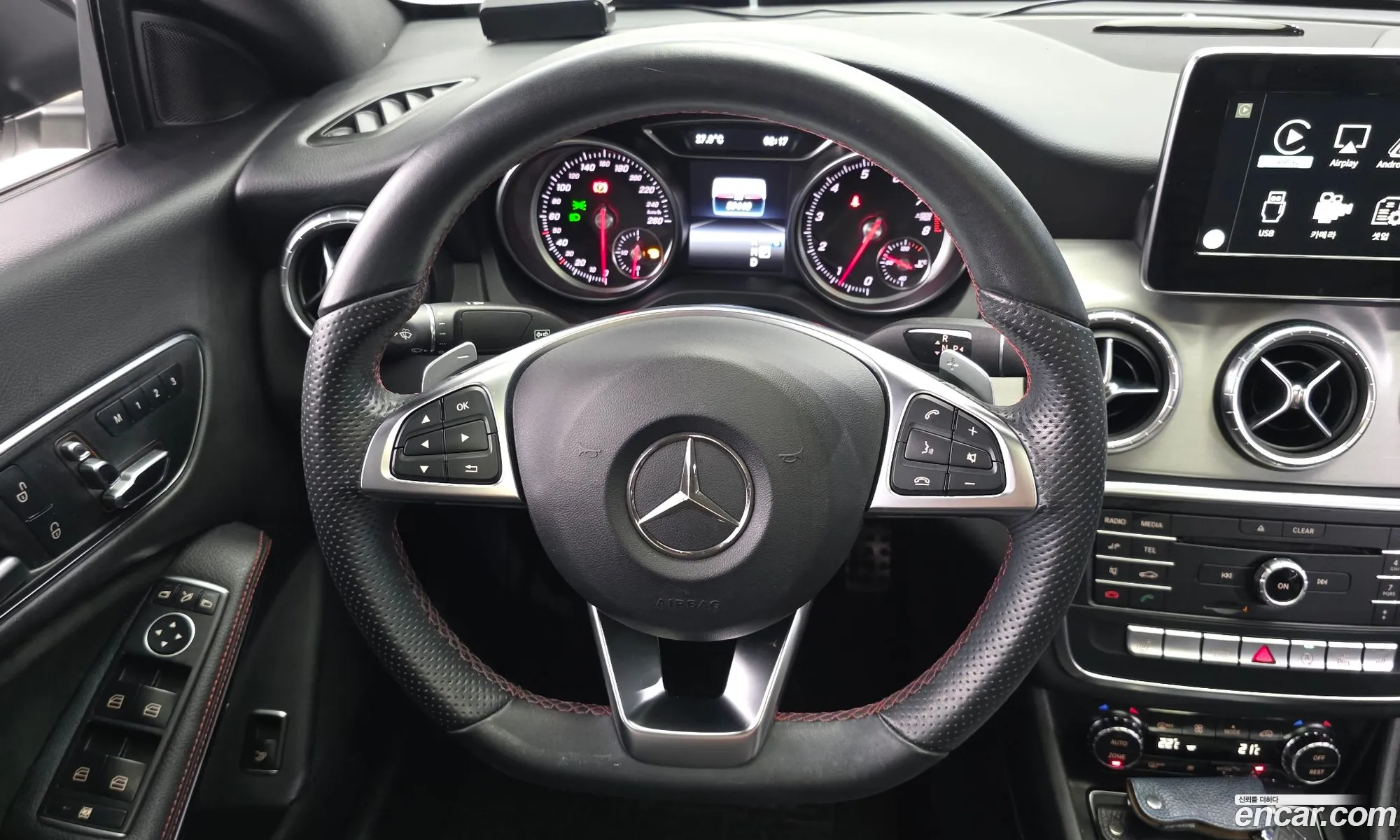 Mercedes-Benz CLA-Class C117 2018 — 25