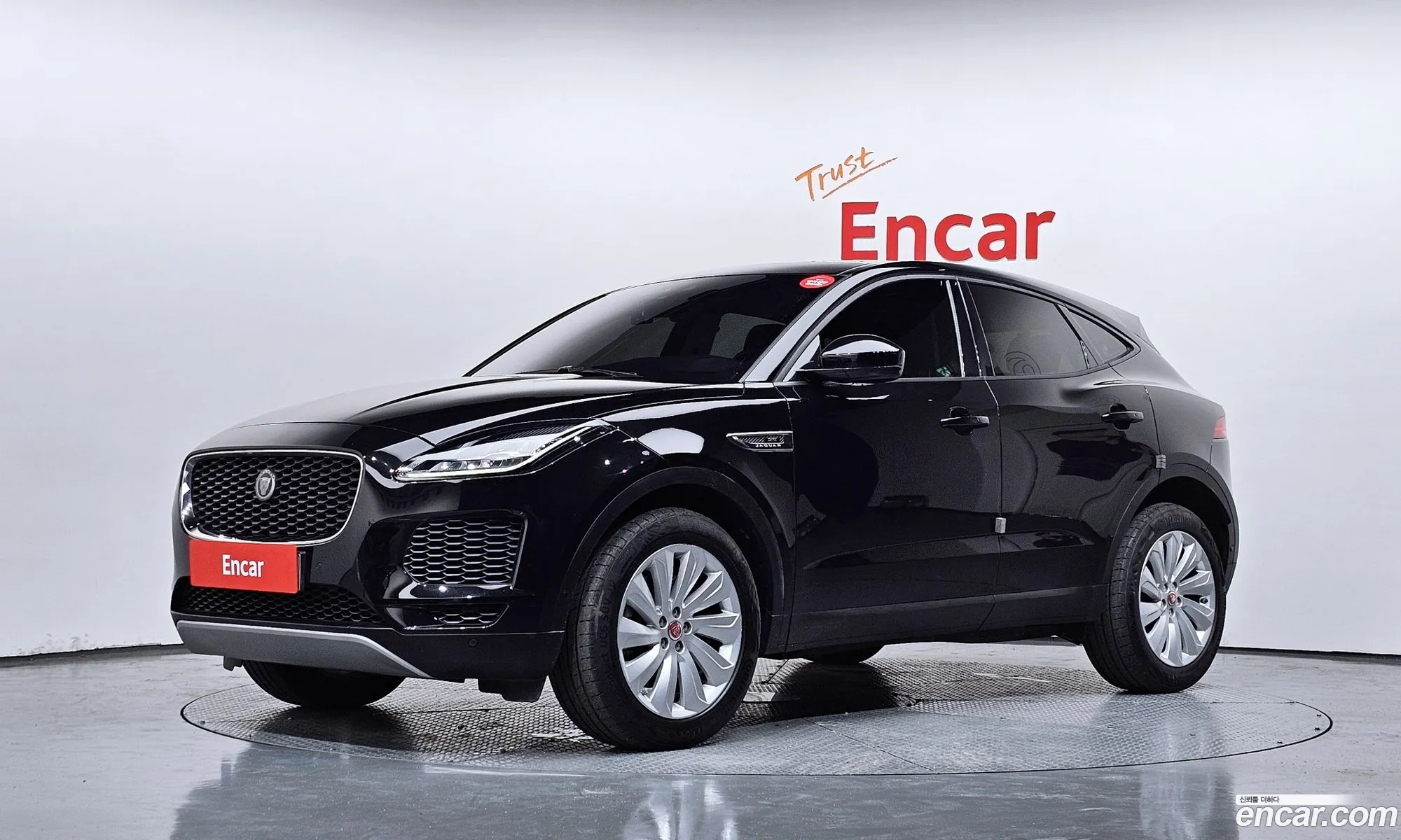 Jaguar E-Pace 2018 SADFA2BX5J1Z29064 — 29