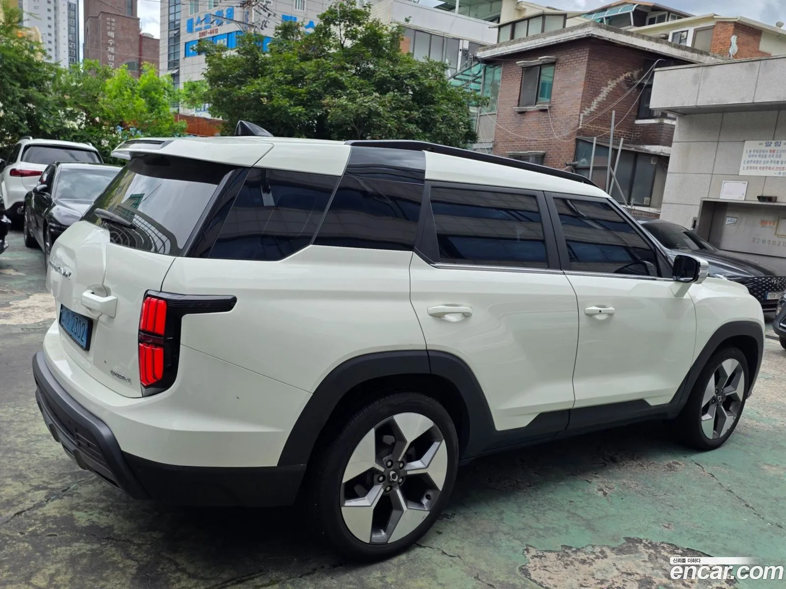 KG Mobility (SsangYong) Torres EVX 2023 — 2