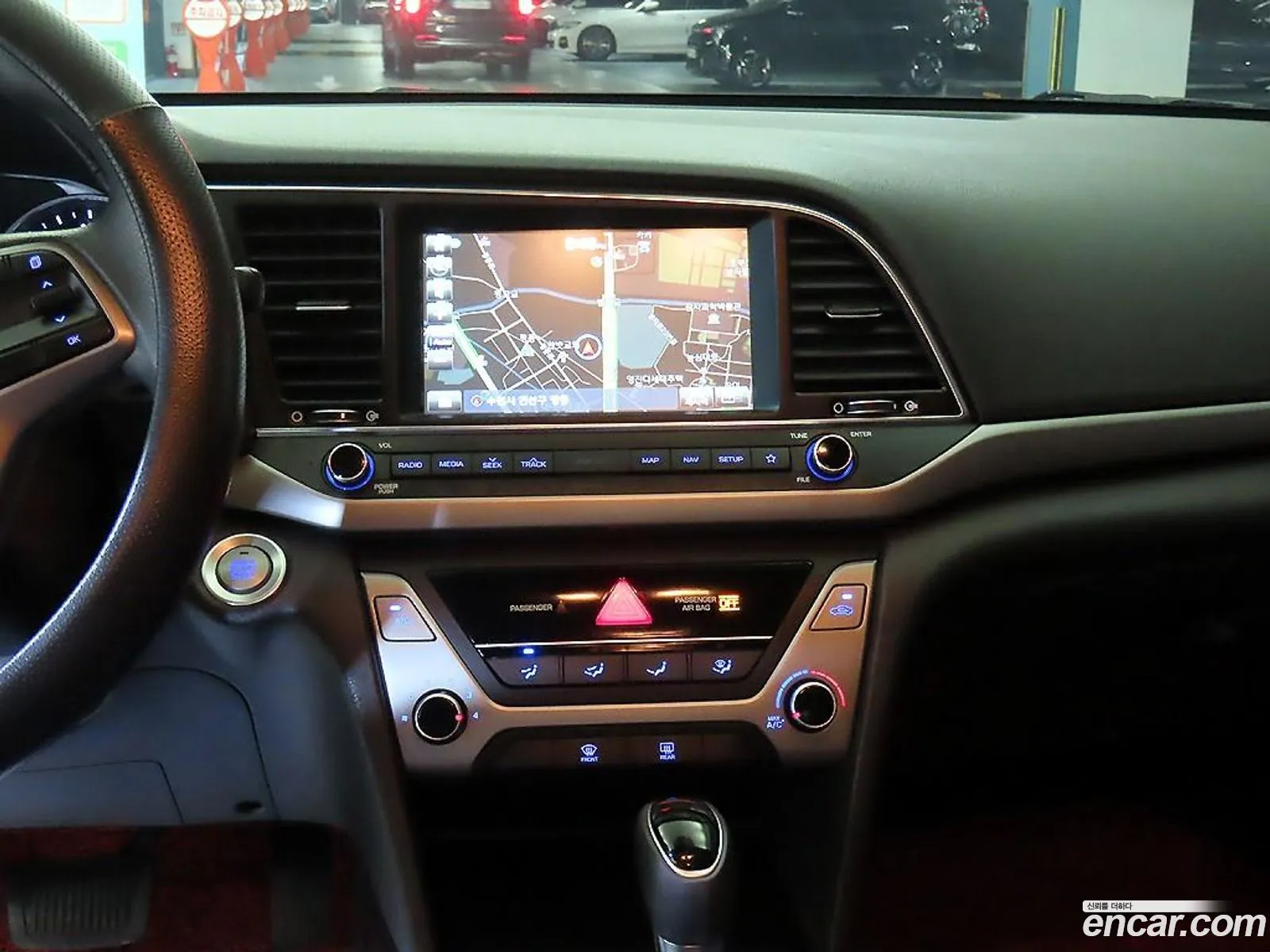 Hyundai Elantra AD 2017 — 12