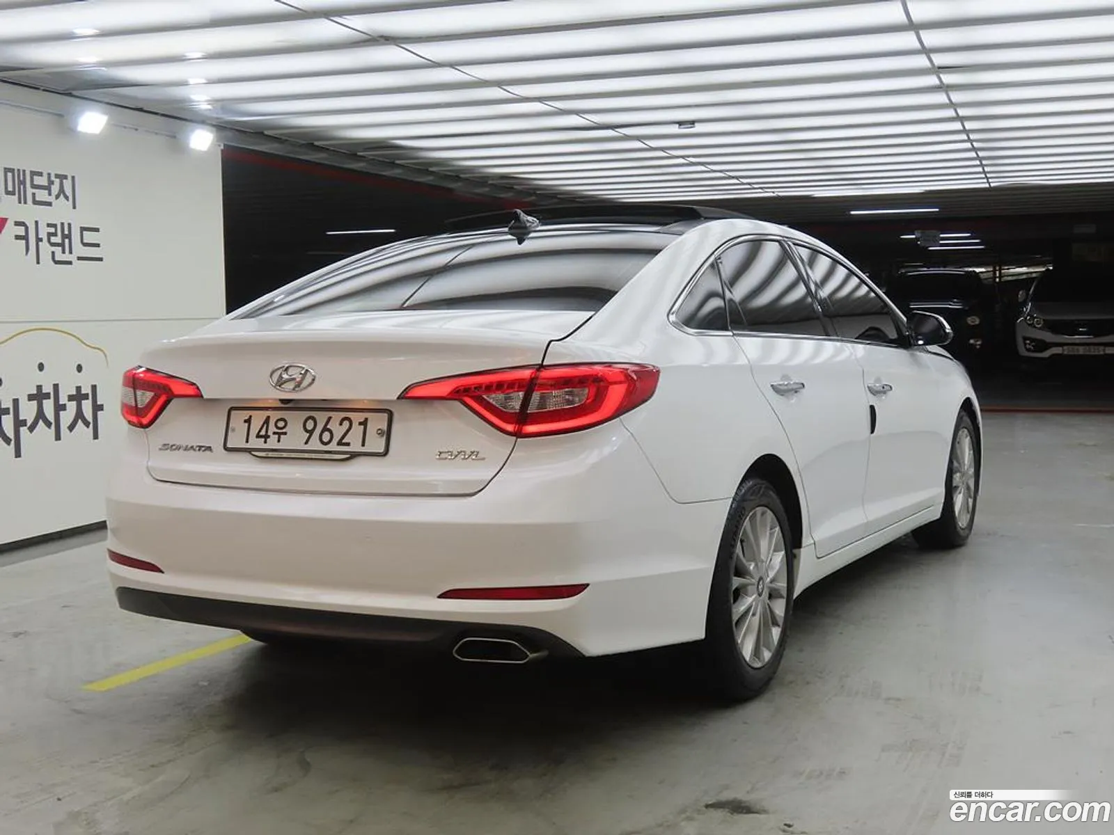 Hyundai LF Sonata 2016 — 17