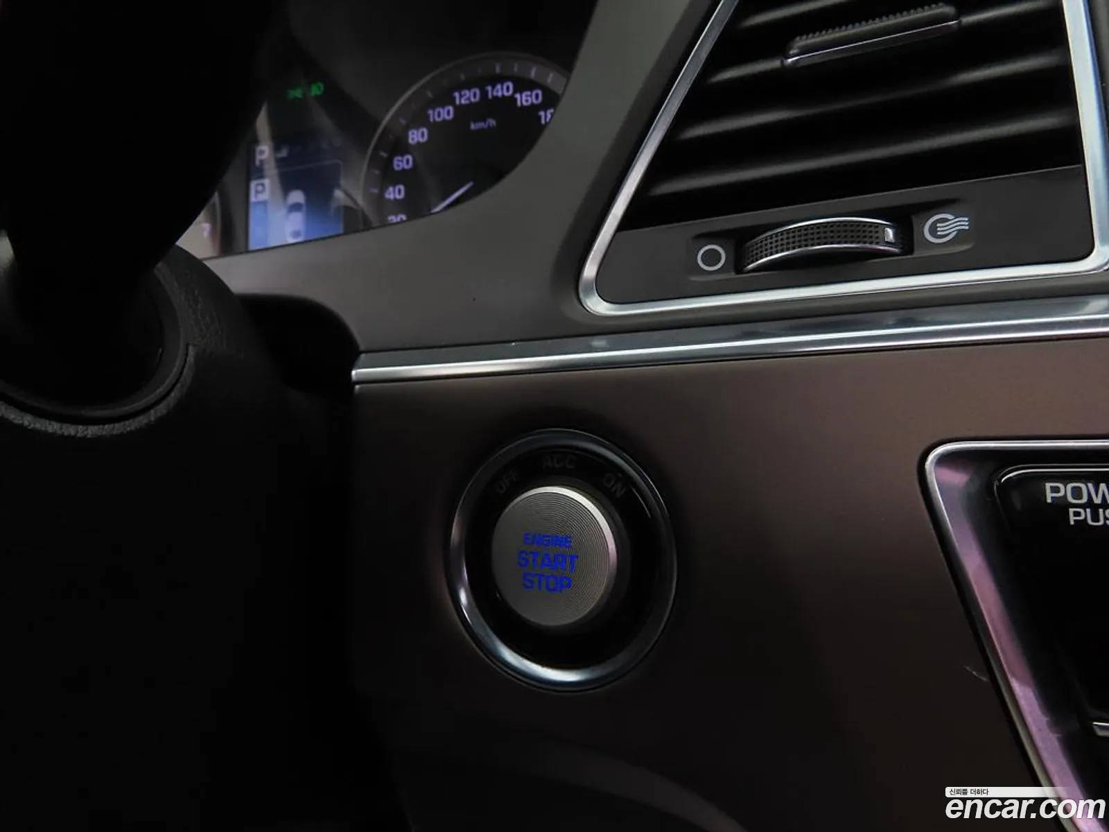 Hyundai LF Sonata 2016 — 12