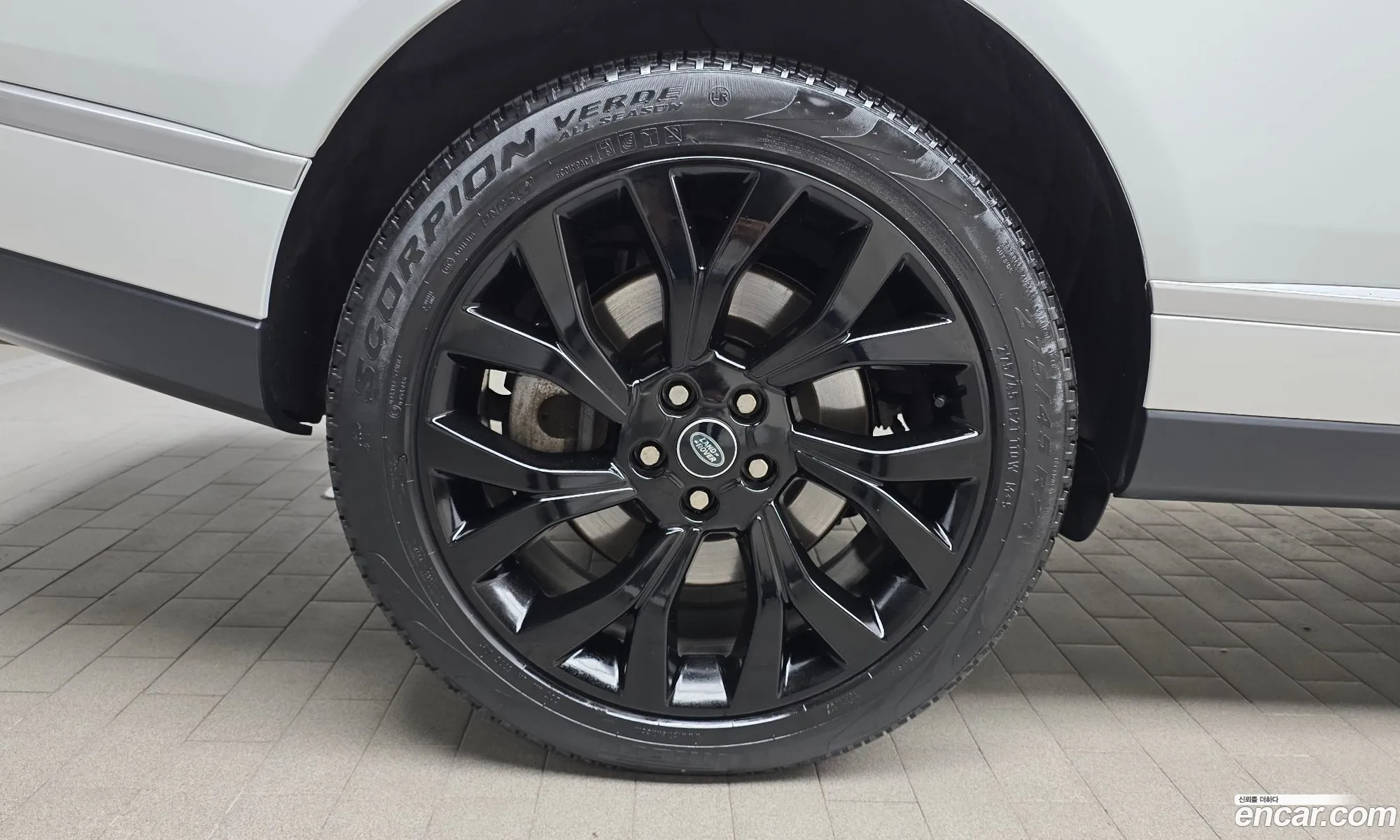 Land Rover Range Rover 2021 SALGA2BE3MA448533 — 17