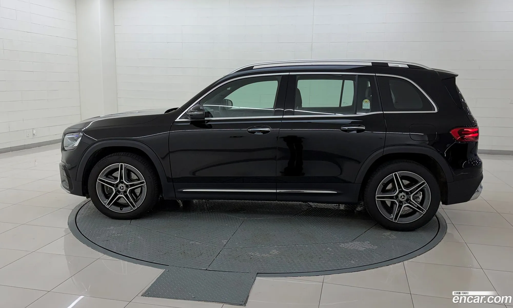 Mercedes-Benz GLB-Class X247 2025 — 11