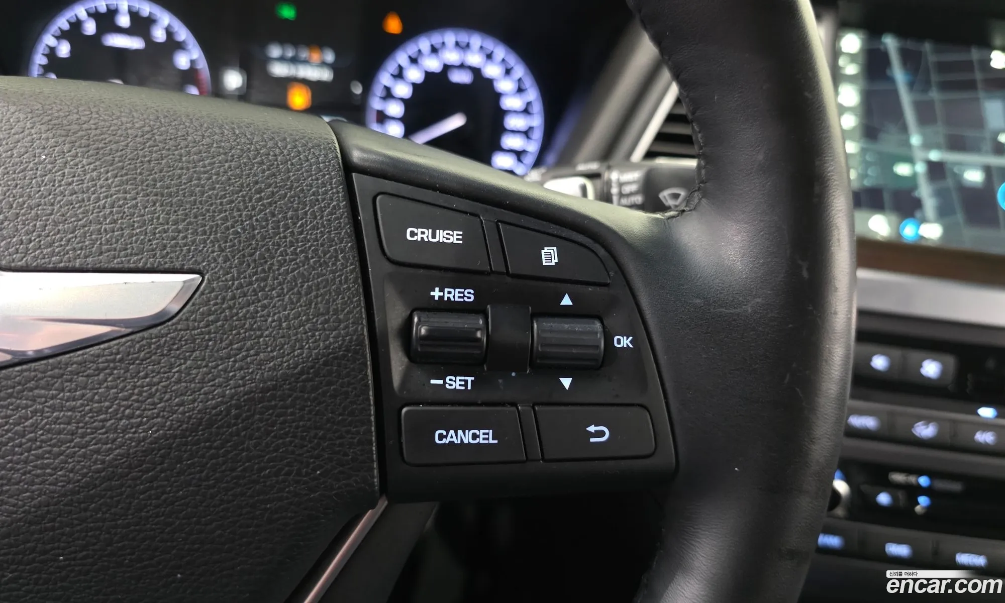 Hyundai Genesis DH 2016 — 24