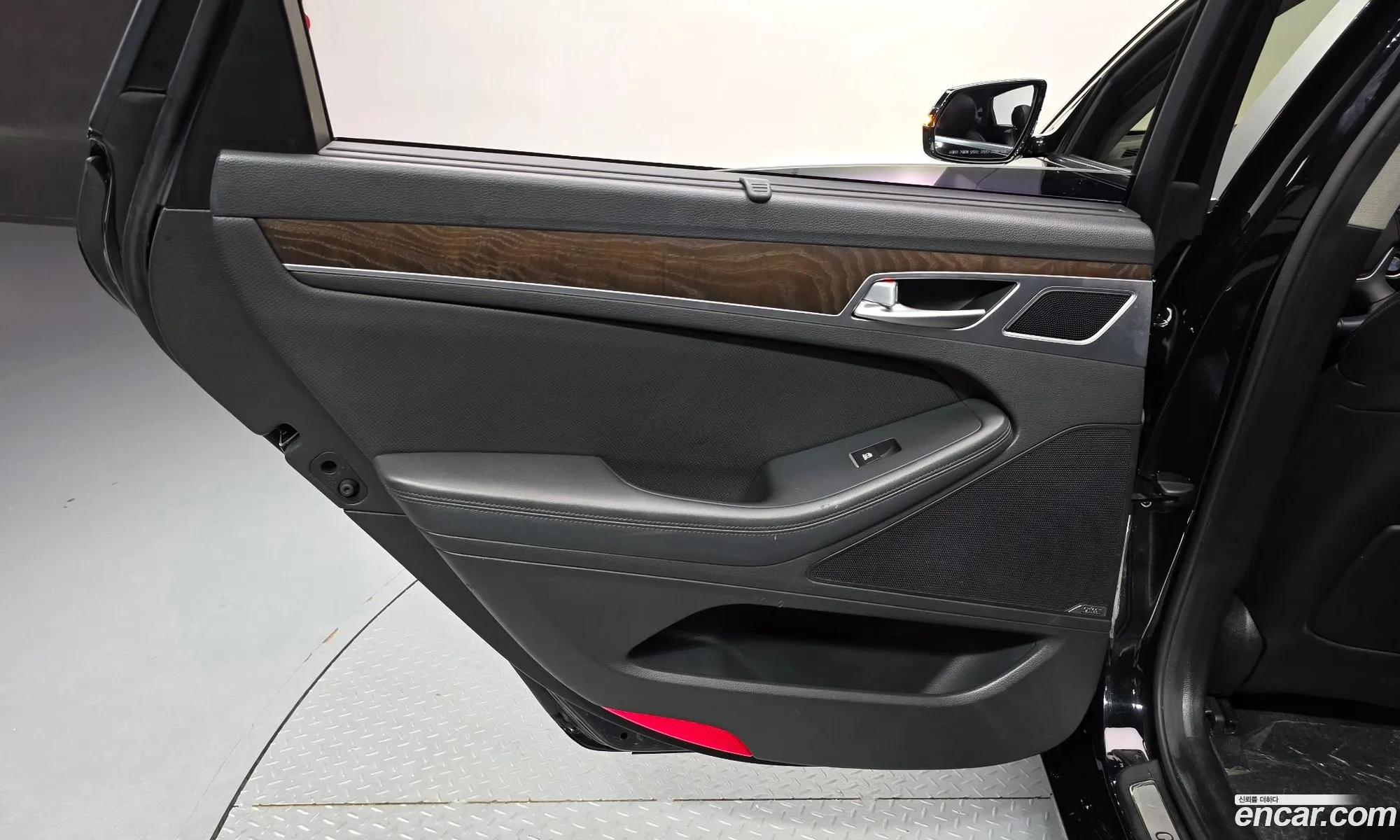 Hyundai Genesis DH 2016 — 6