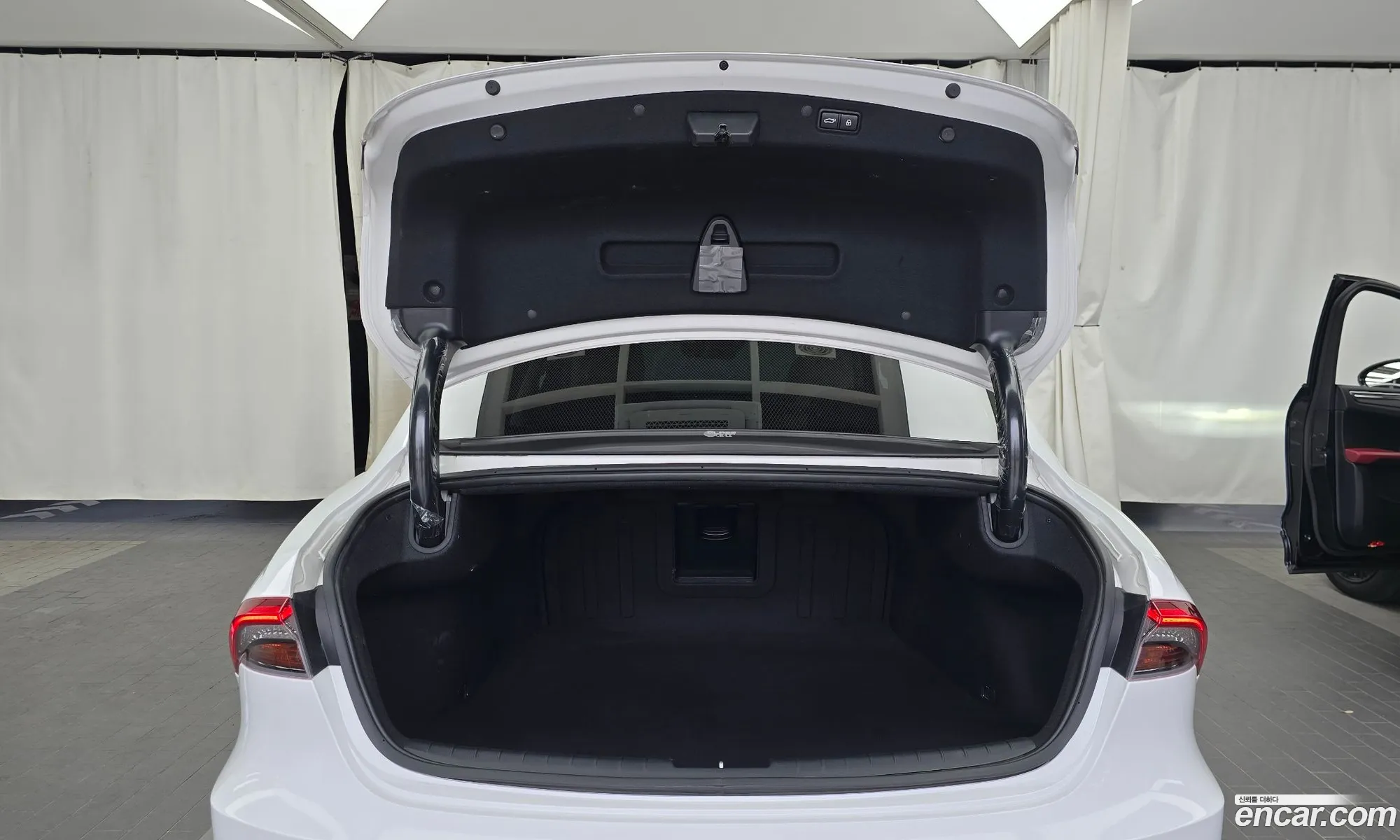 Hyundai Grandeur IG 2022 — 36