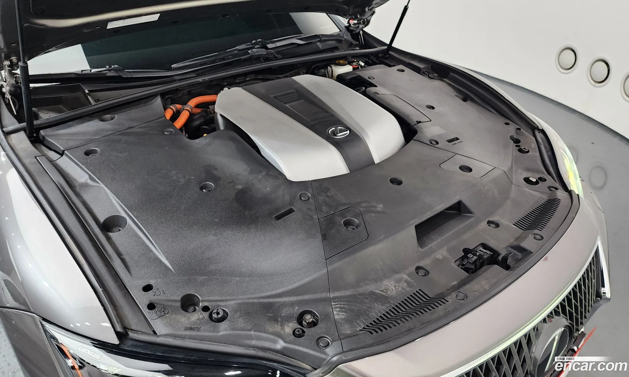 Lexus LS500h 2023 11111111111111111 — 17