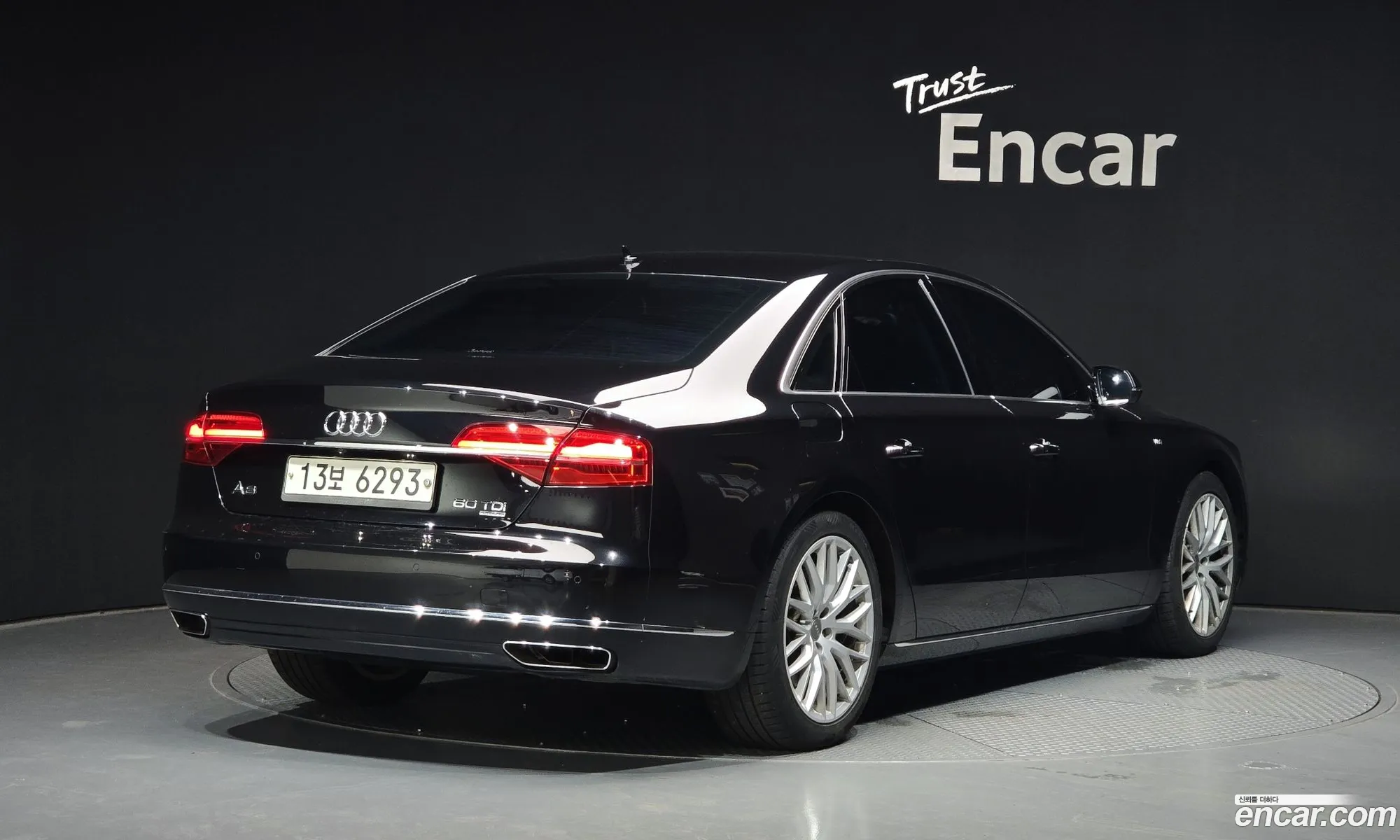 Audi A8 2014 WAUZZZ4H7FN001365 — 17