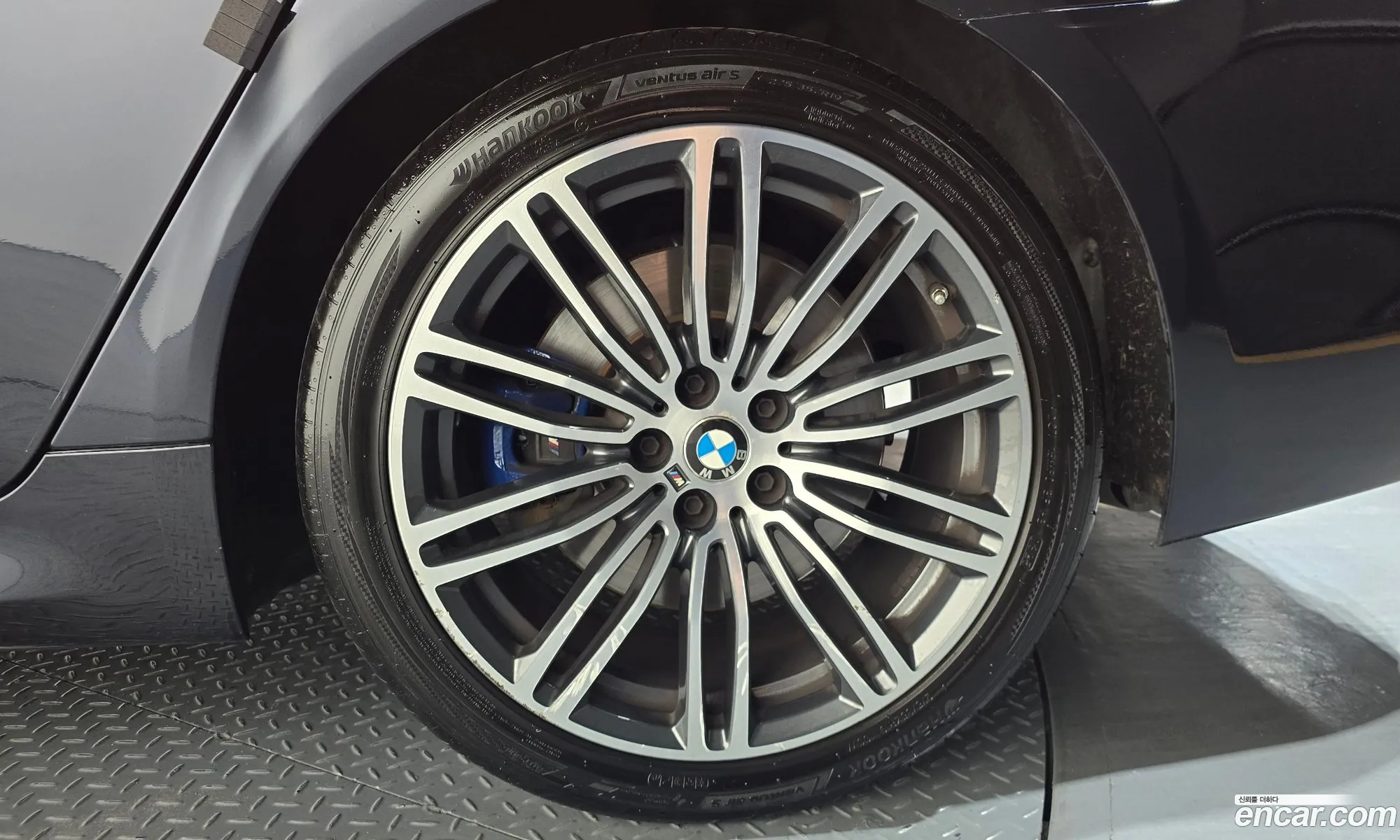BMW 5 Series 2019 WBAJD9103KWC84350 — 16